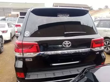 Toyota Landcruiser  V8