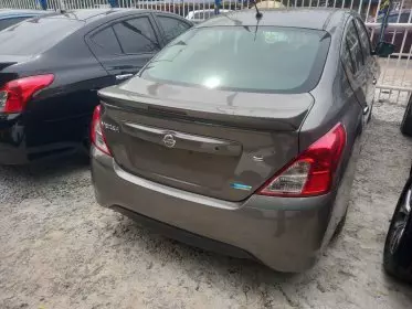 Nissan Versa