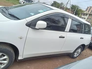 Nissan Advan