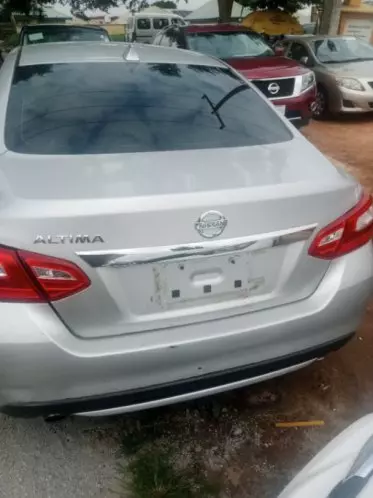 Nissan Altima