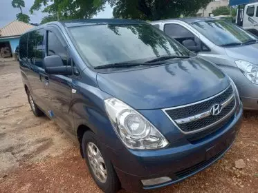 Hyundai H-1 Starex