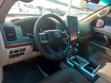 Toyota Landcruiser  V8
