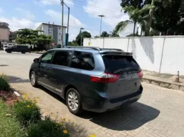 Toyota Sienna