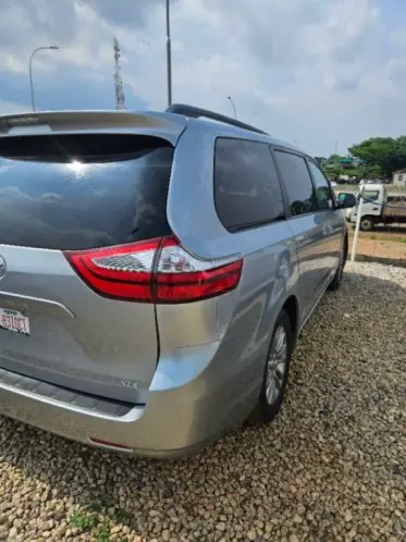 Toyota Sienna
