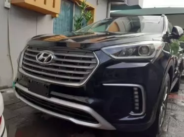 Hyundai Grand Santa Fe
