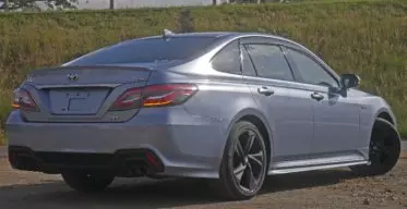 Toyota Crown Royal saloon Hybrid