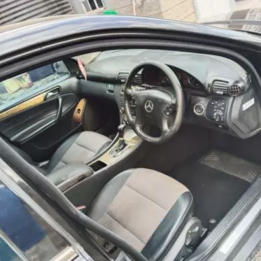 Mercedes-Benz C 180