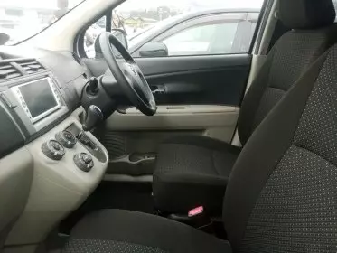 Toyota Passo Sette