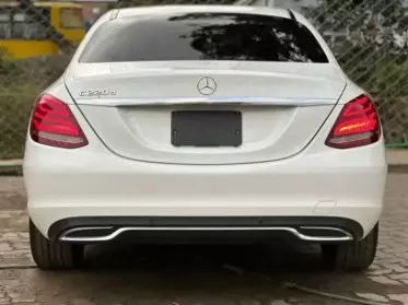 Mercedes-Benz C220