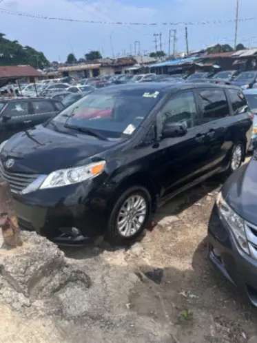 Toyota Sienna