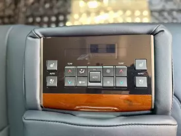 Toyota Land Cruiser V8