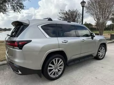 Lexus LX 600