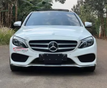 Mercedes-Benz 200