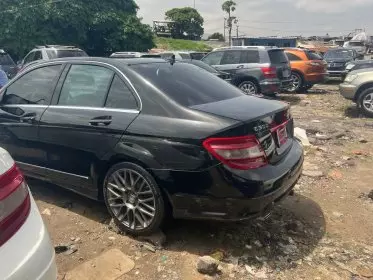 Mercedes-Benz C 300