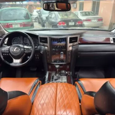Lexus LX 570