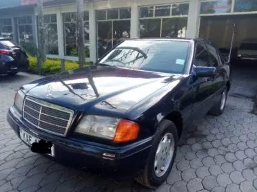Mercedes-Benz C220