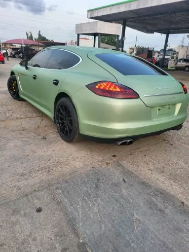 PORSCHE Panamera
