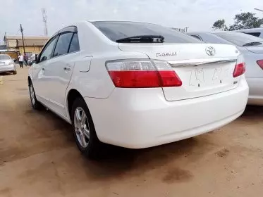 Toyota Premio