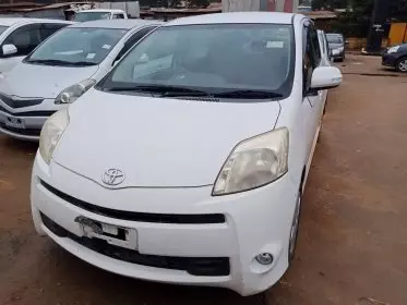 Toyota Passo Sette
