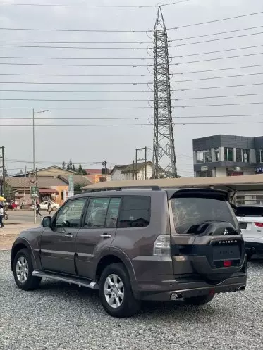 Mitsubishi Pajero GLS