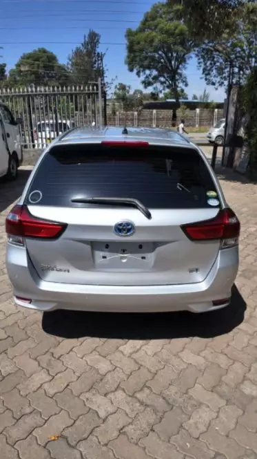 Toyota Fielder 