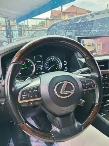 Lexus LX 570