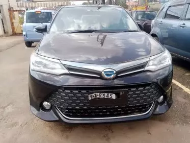 Toyota Fielder hybrid 