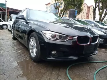 BMW 320i