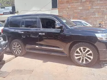 Toyota Land Cruiser V8