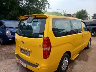 Hyundai H-1 Starex