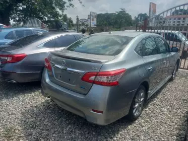 Nissan Sentra