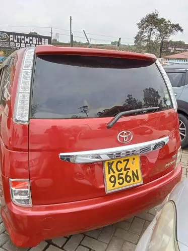 Toyota Isis