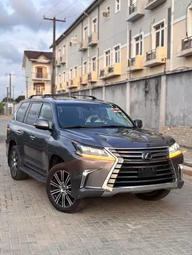 Lexus LX 570