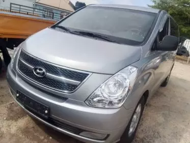 Hyundai H-1 Starex