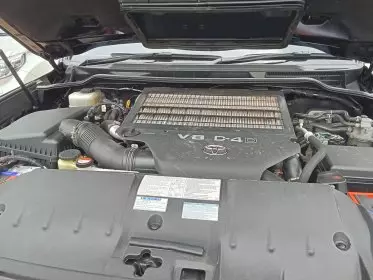 Toyota Land Cruiser V8