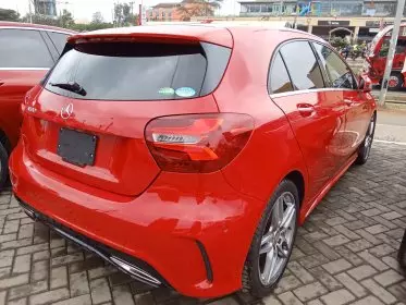 Mercedes-Benz A 180