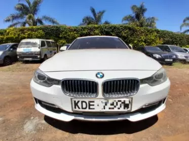 BMW 330i
