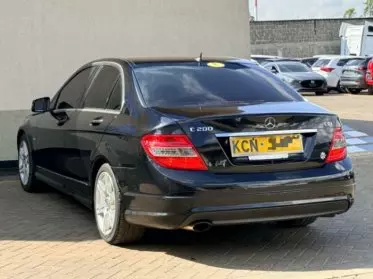 Mercedes-Benz C200