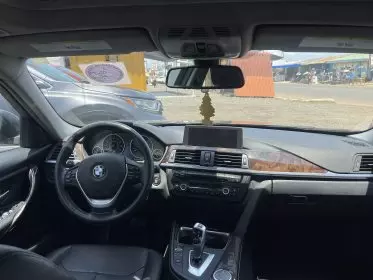 BMW 328i