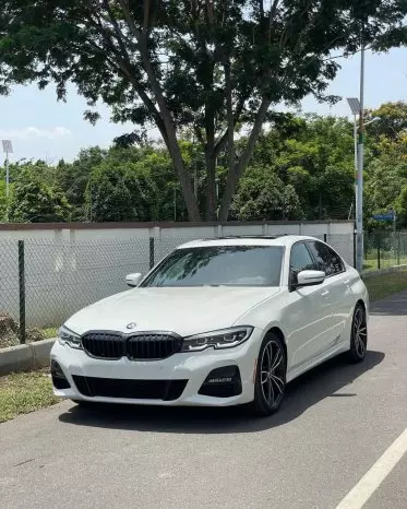 BMW 330i