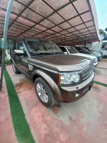 Land Rover LR 4