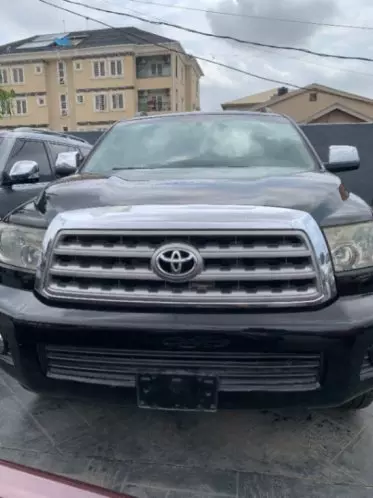 Toyota Sequoia