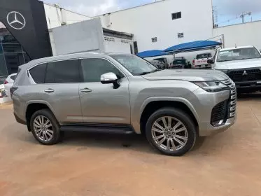 Lexus LX 600