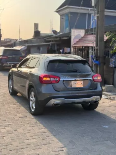 Mercedes-Benz GLA 250