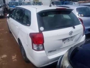 Toyota Fielder 