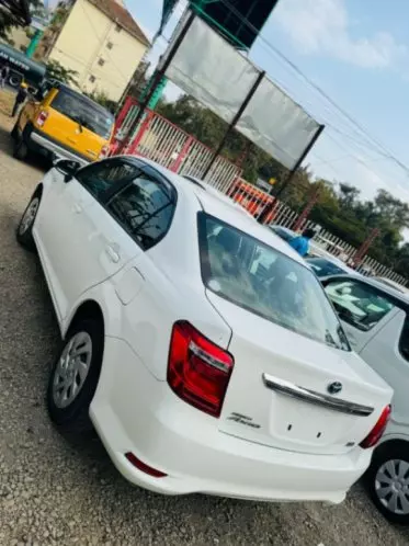 Toyota Axio hybrid 