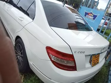 Mercedes-Benz C200