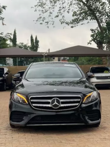Mercedes-Benz E 300