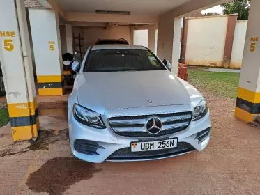 Mercedes-Benz E200