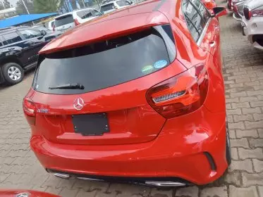 Mercedes-Benz A 180